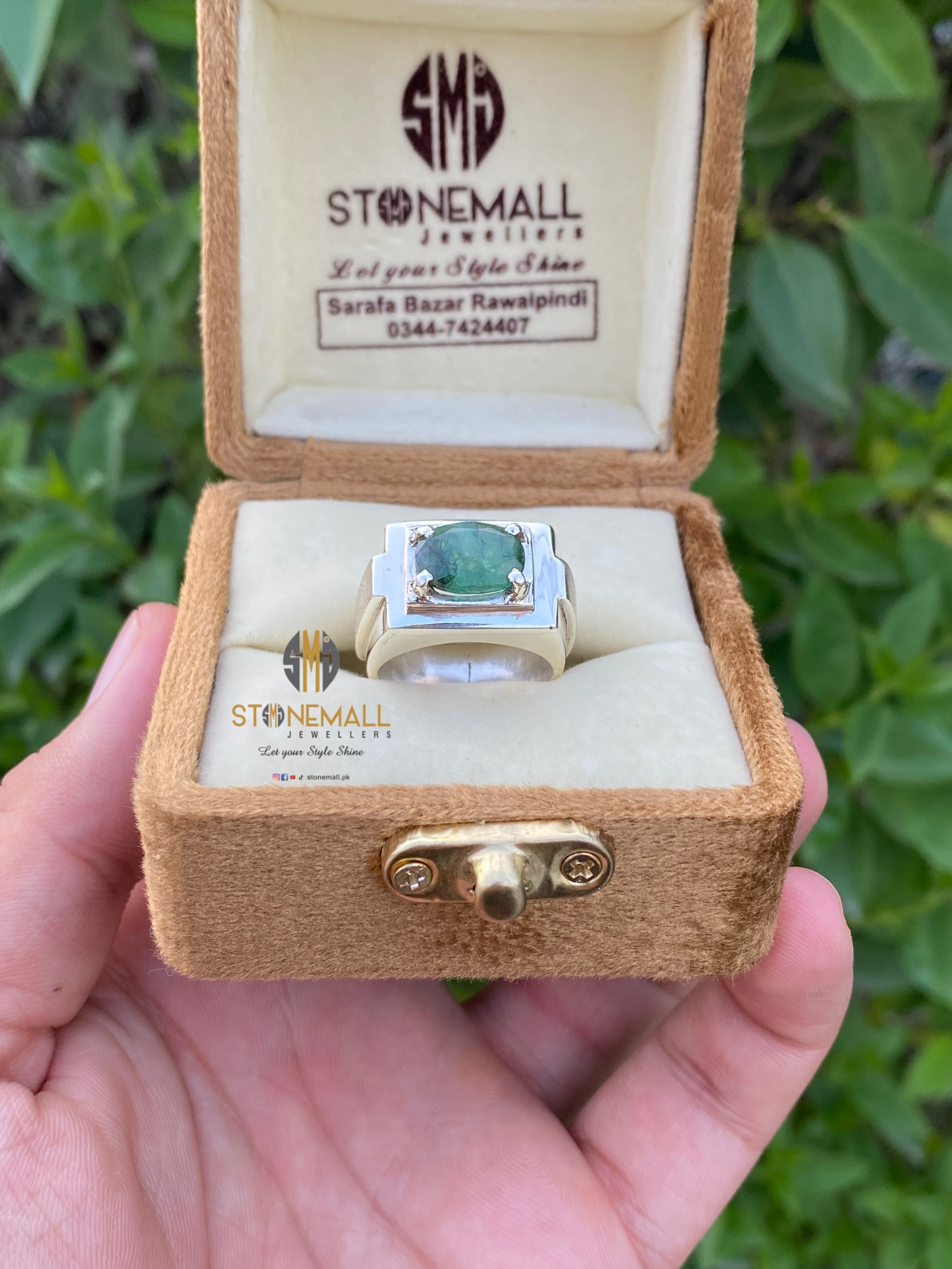 Natural Emerald 925 Sterling Silver Handmade Ring - Image 2
