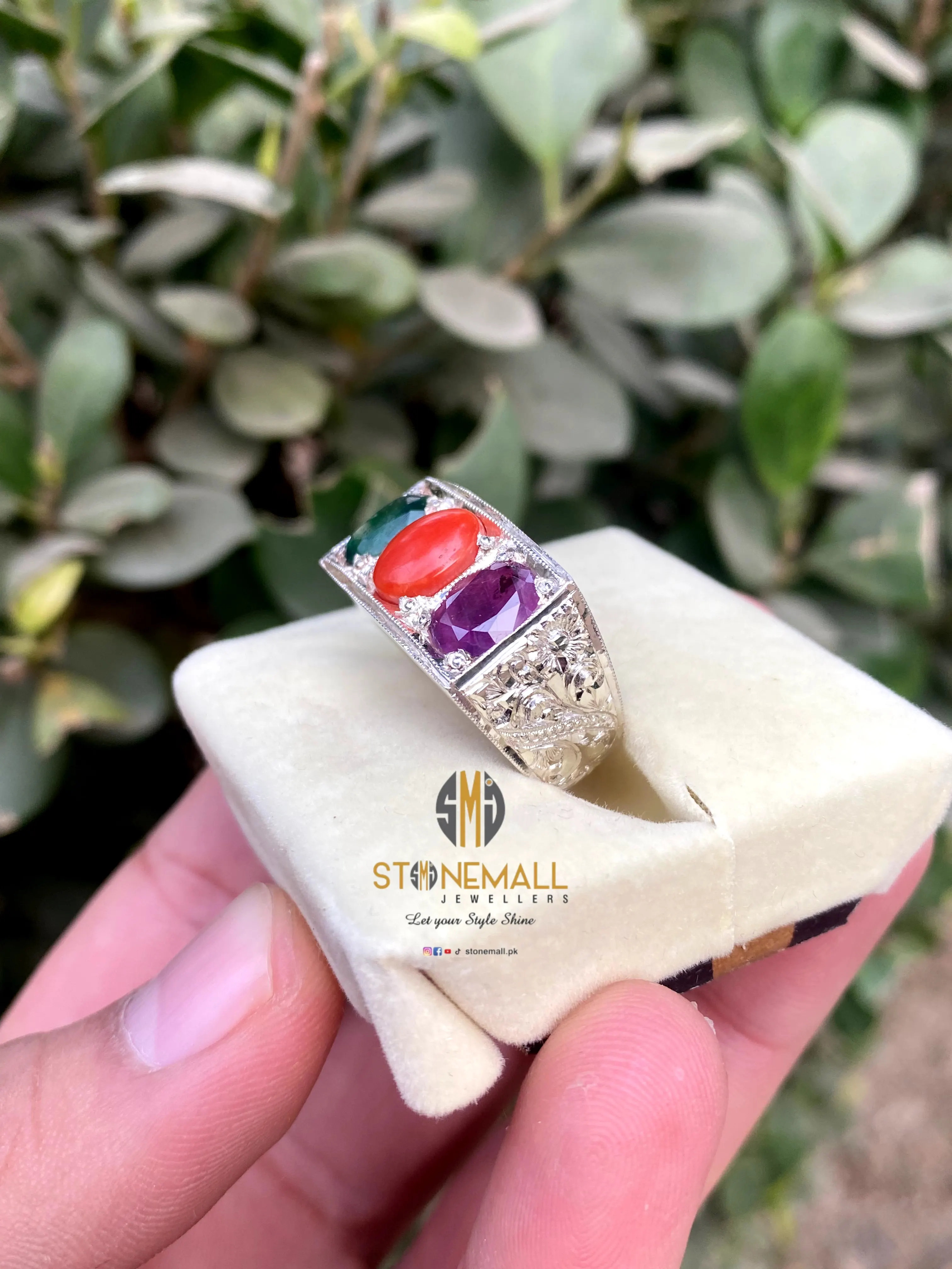 3-Stone Engraved Gemstone Ring in 925 Sterling Silver - Image 4