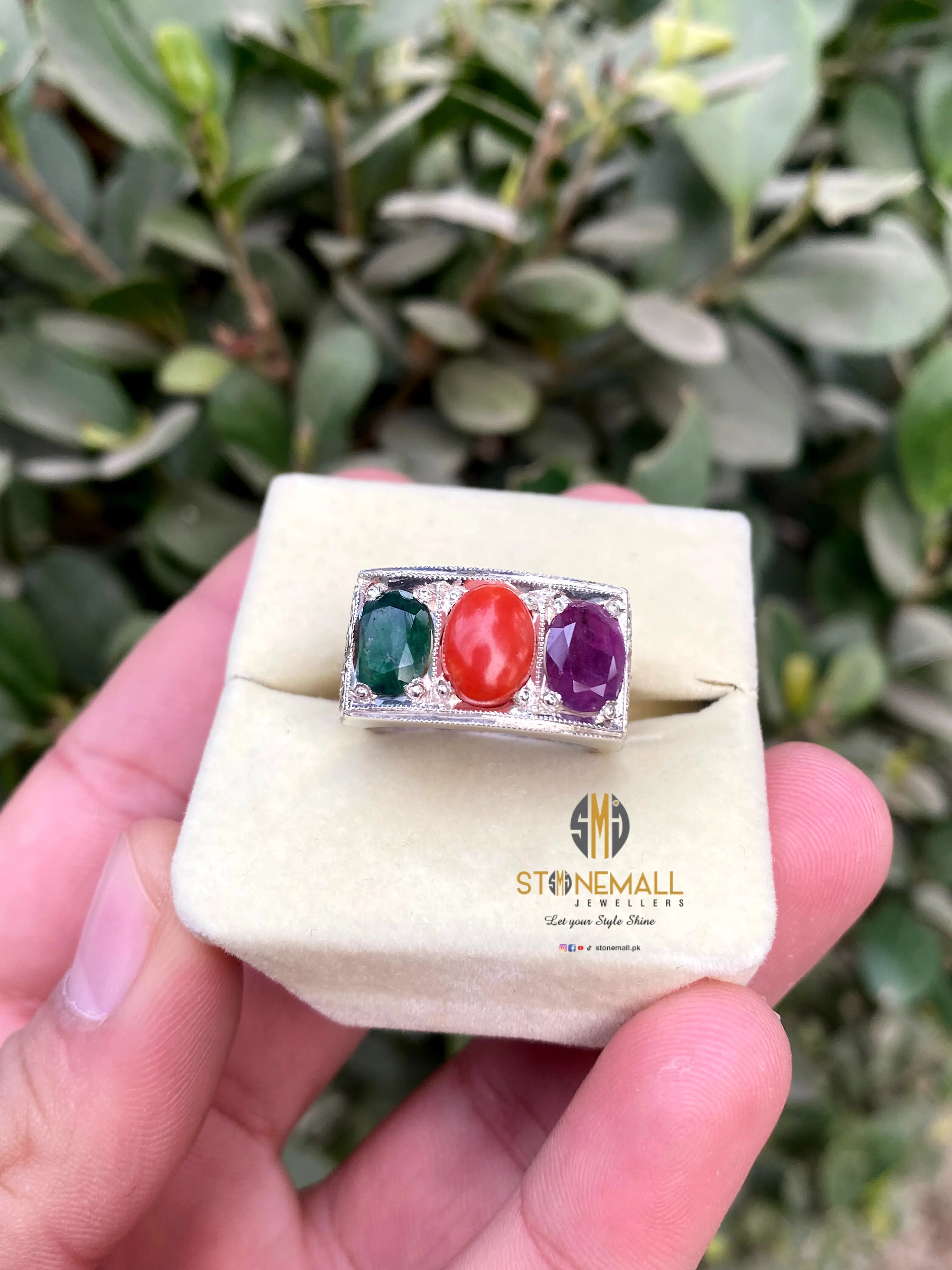 3-Stone Engraved Gemstone Ring in 925 Sterling Silver - Image 2