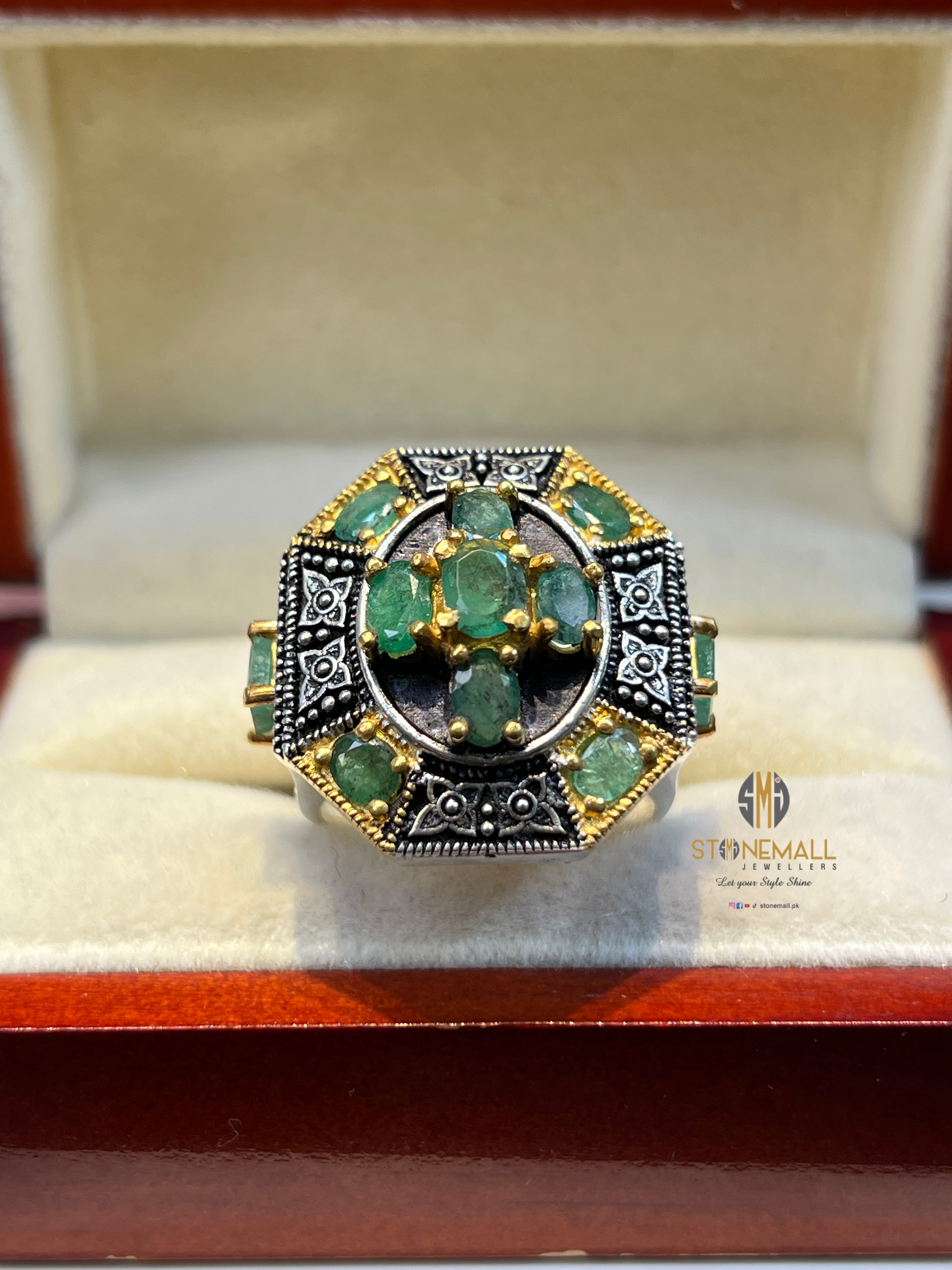 Natural Zambian Emerald 925 Sterling Silver Classical Handmade Ring