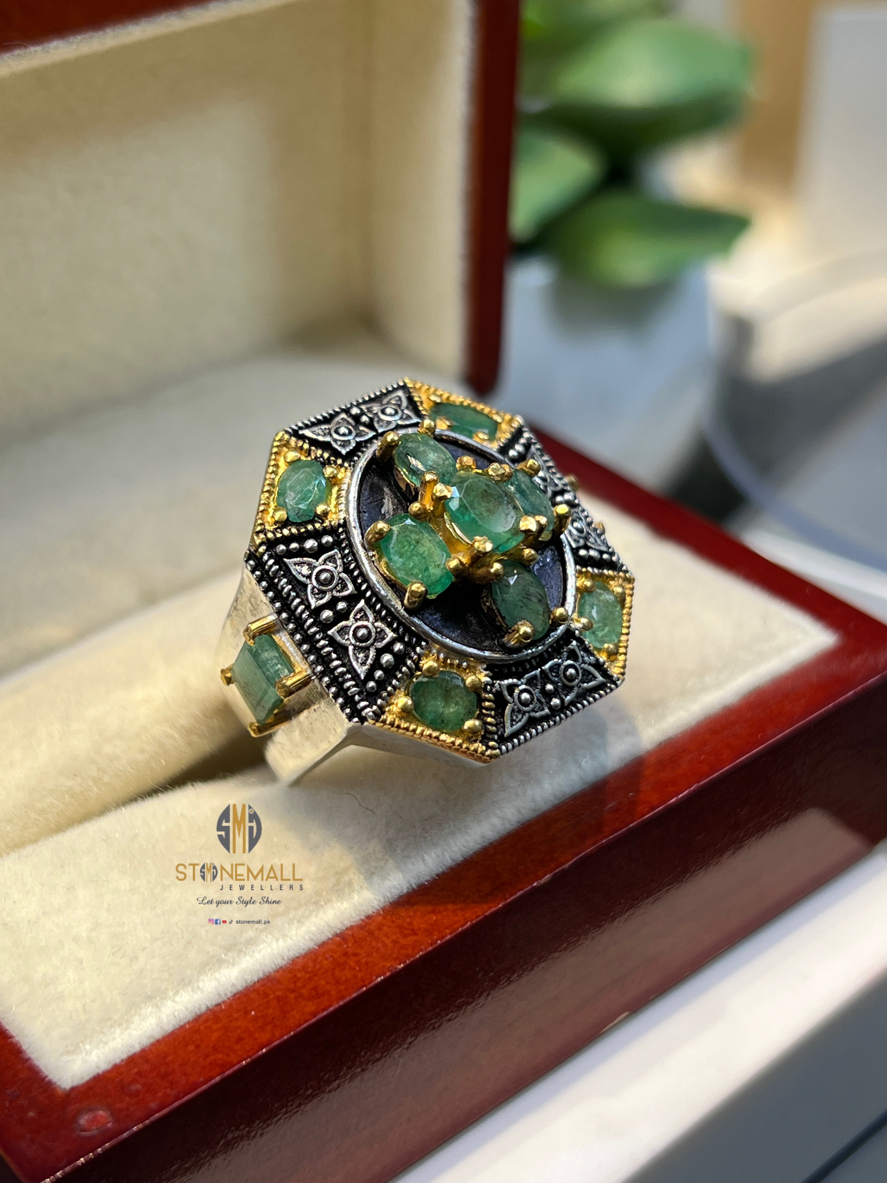 Natural Zambian Emerald 925 Sterling Silver Classical Handmade Ring - Image 2